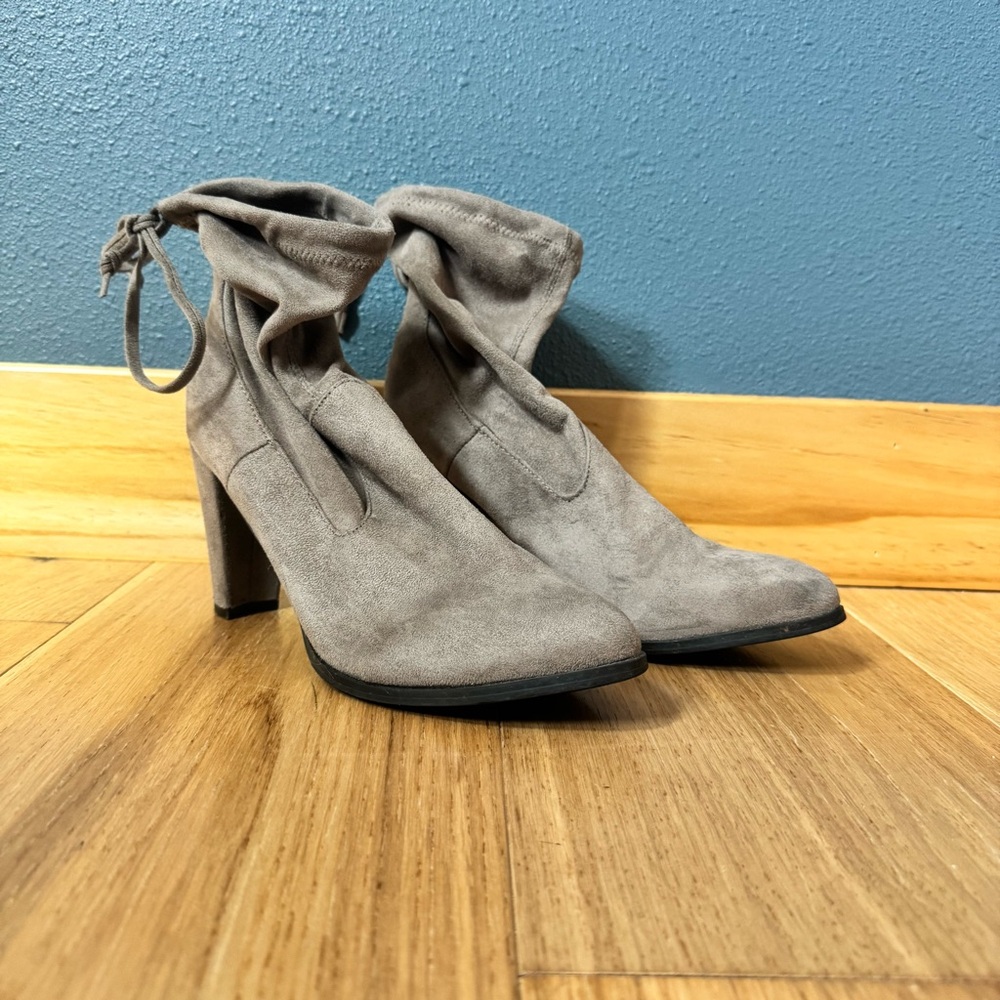 Catharine Maladrino Sorchanie Faux Suede Taupe/Gray 3.5” Ankle Bootie size 9 - Picture 6 of 12